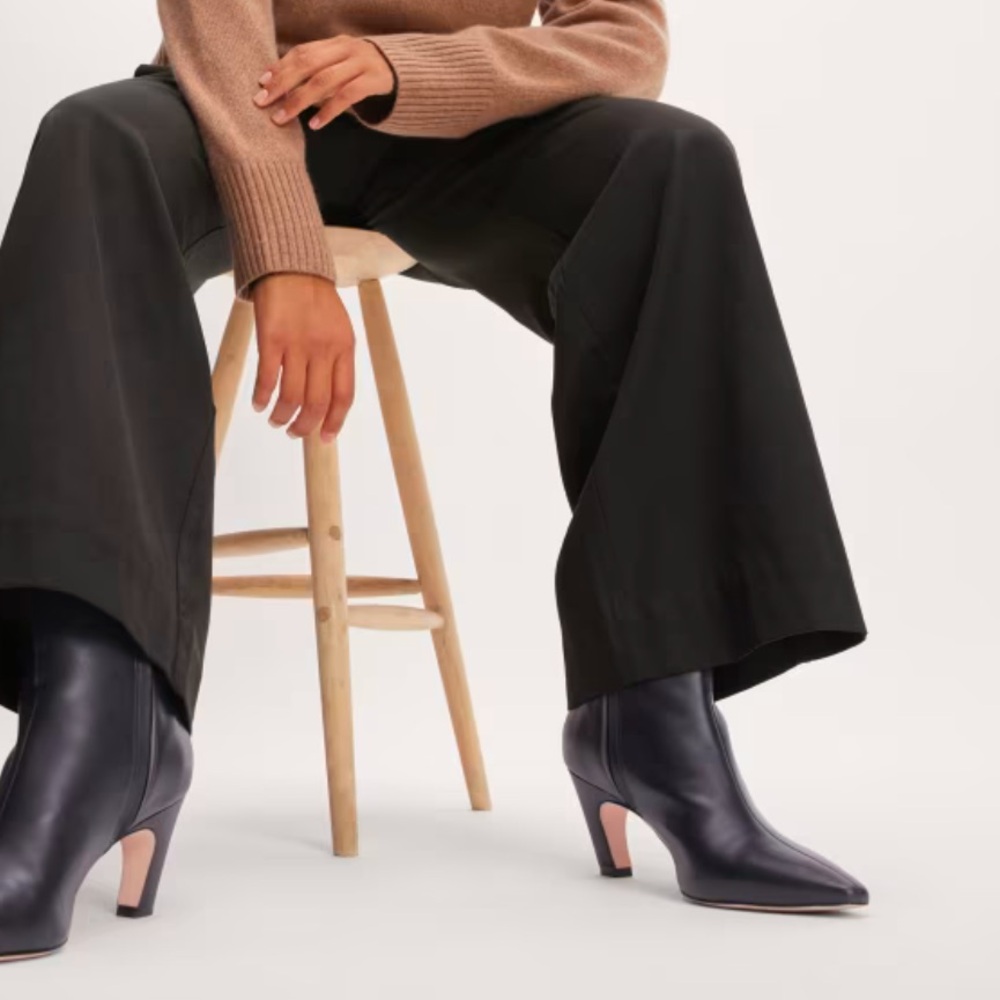 Everlane The Banana Boot Short Black Leather - Picture 4 of 6